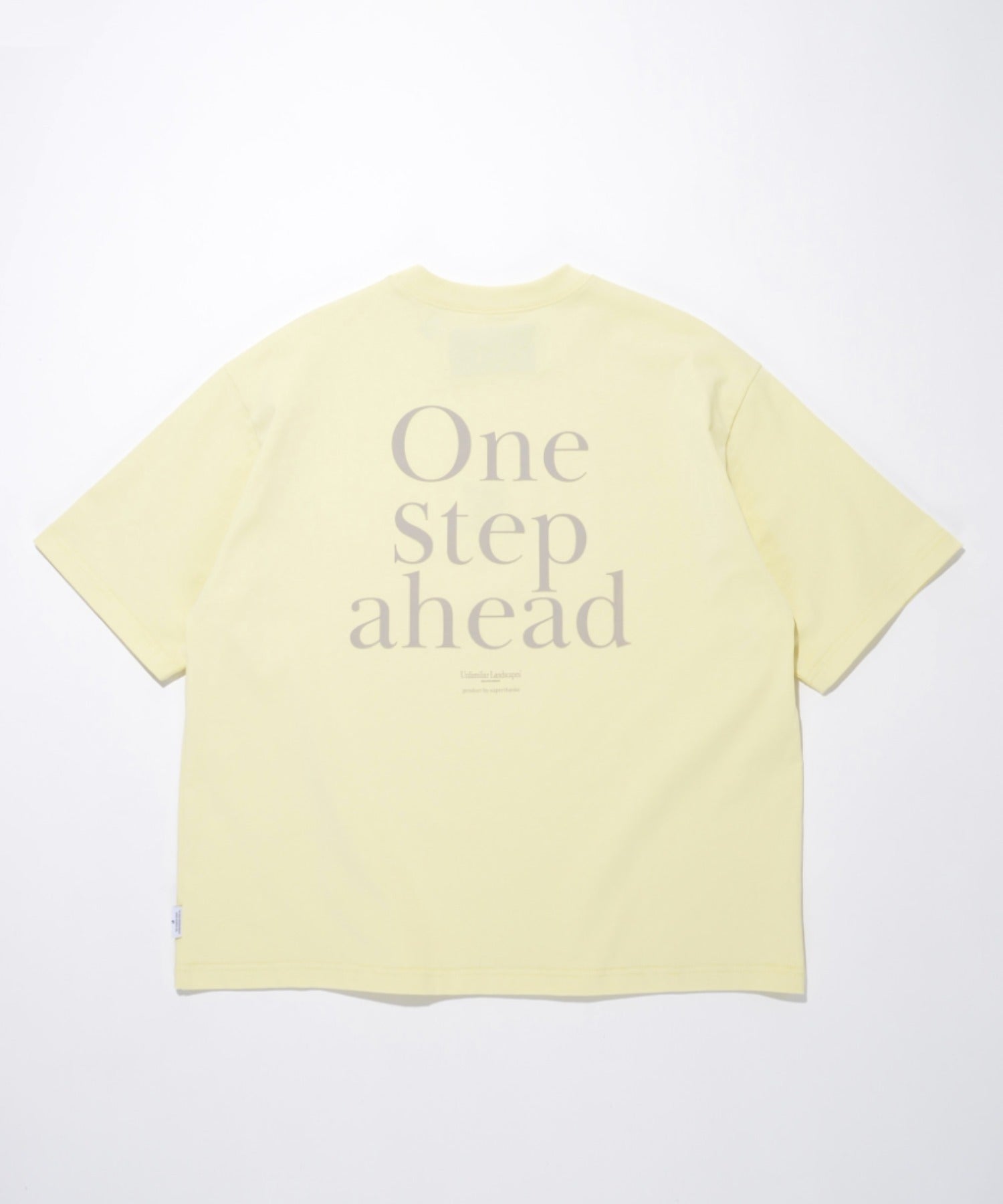 ”One step shead" S/S T-shirt - black