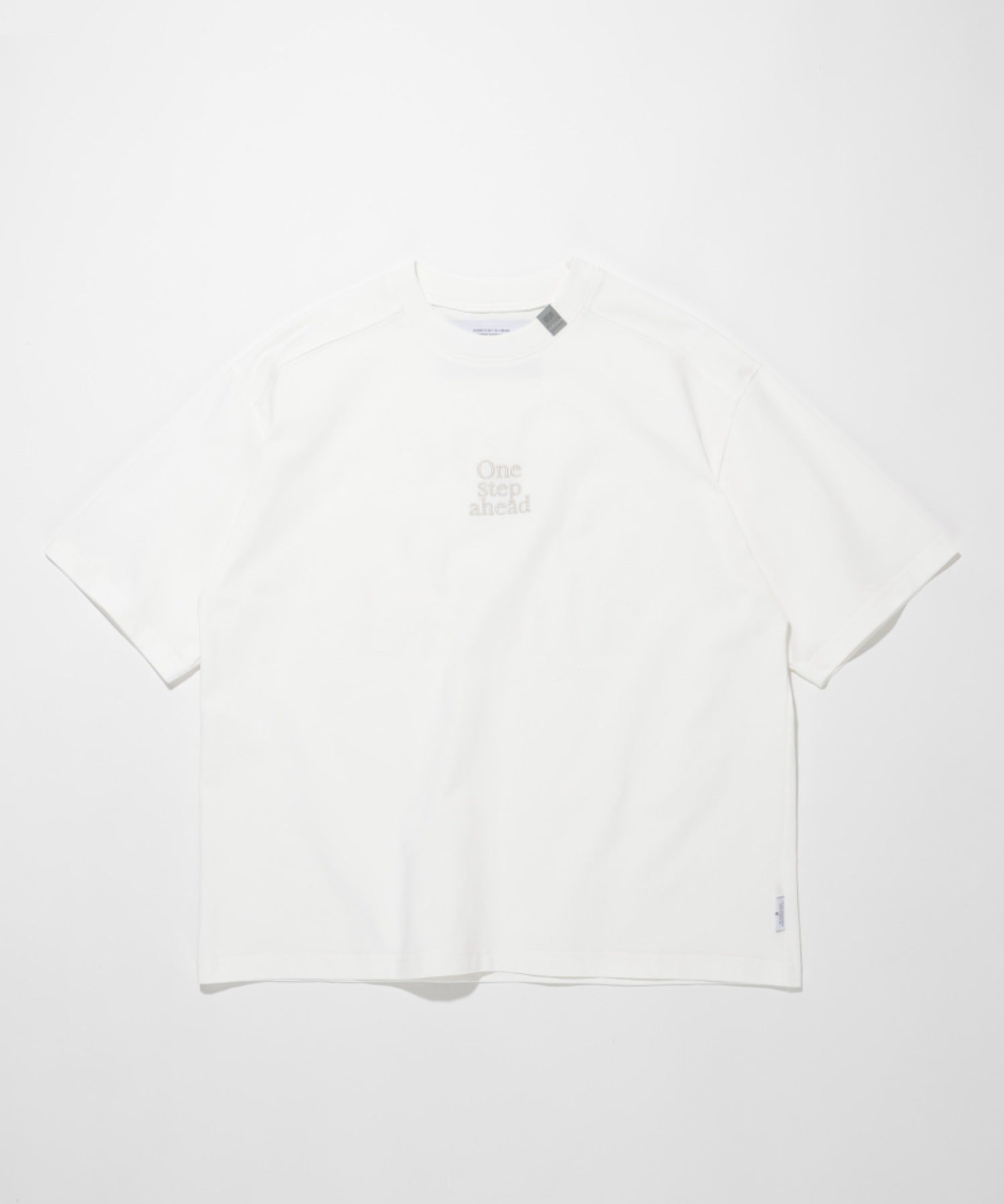 ”One step shead" S/S T-shirt - black