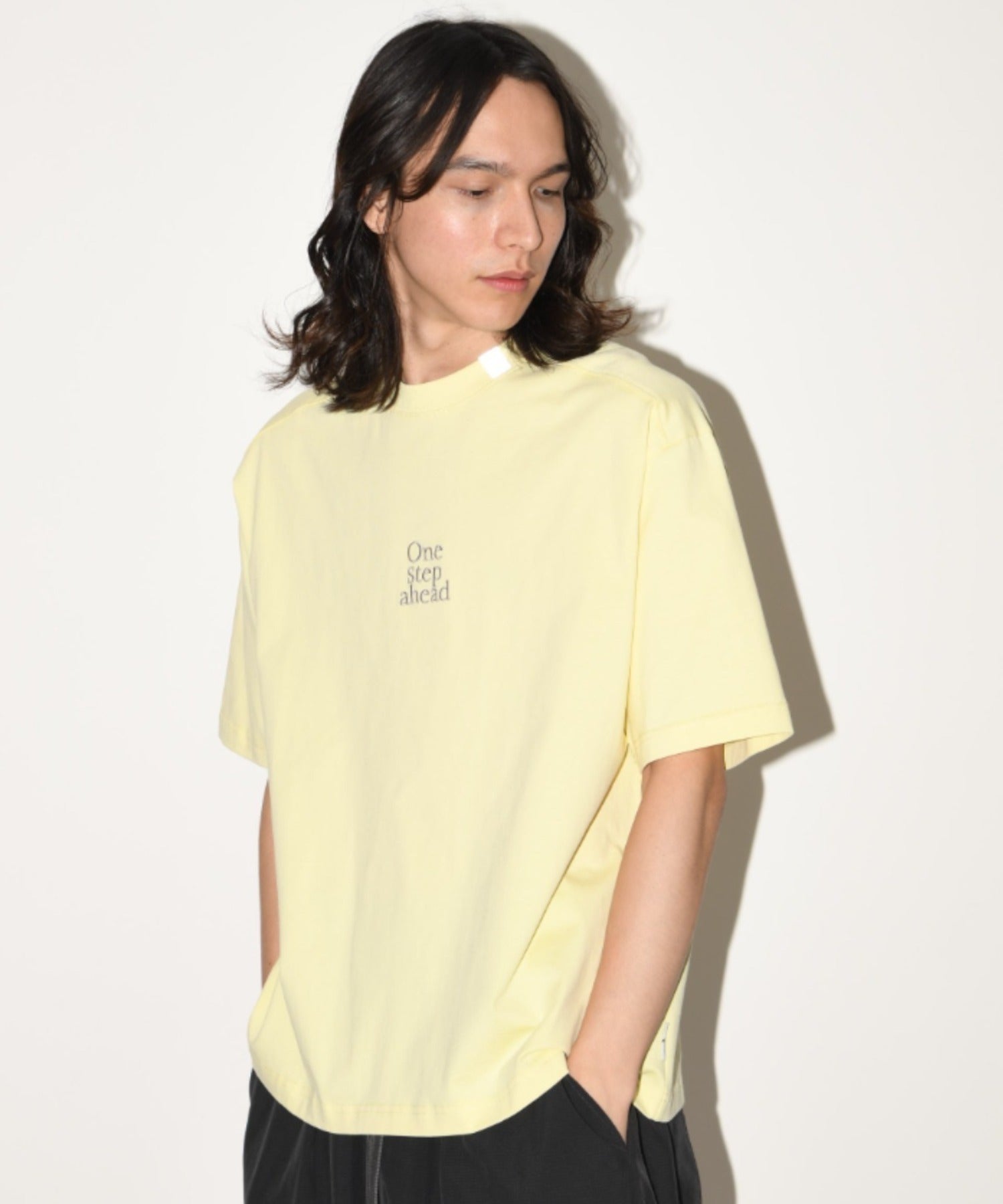 ”One step shead" S/S T-shirt - black