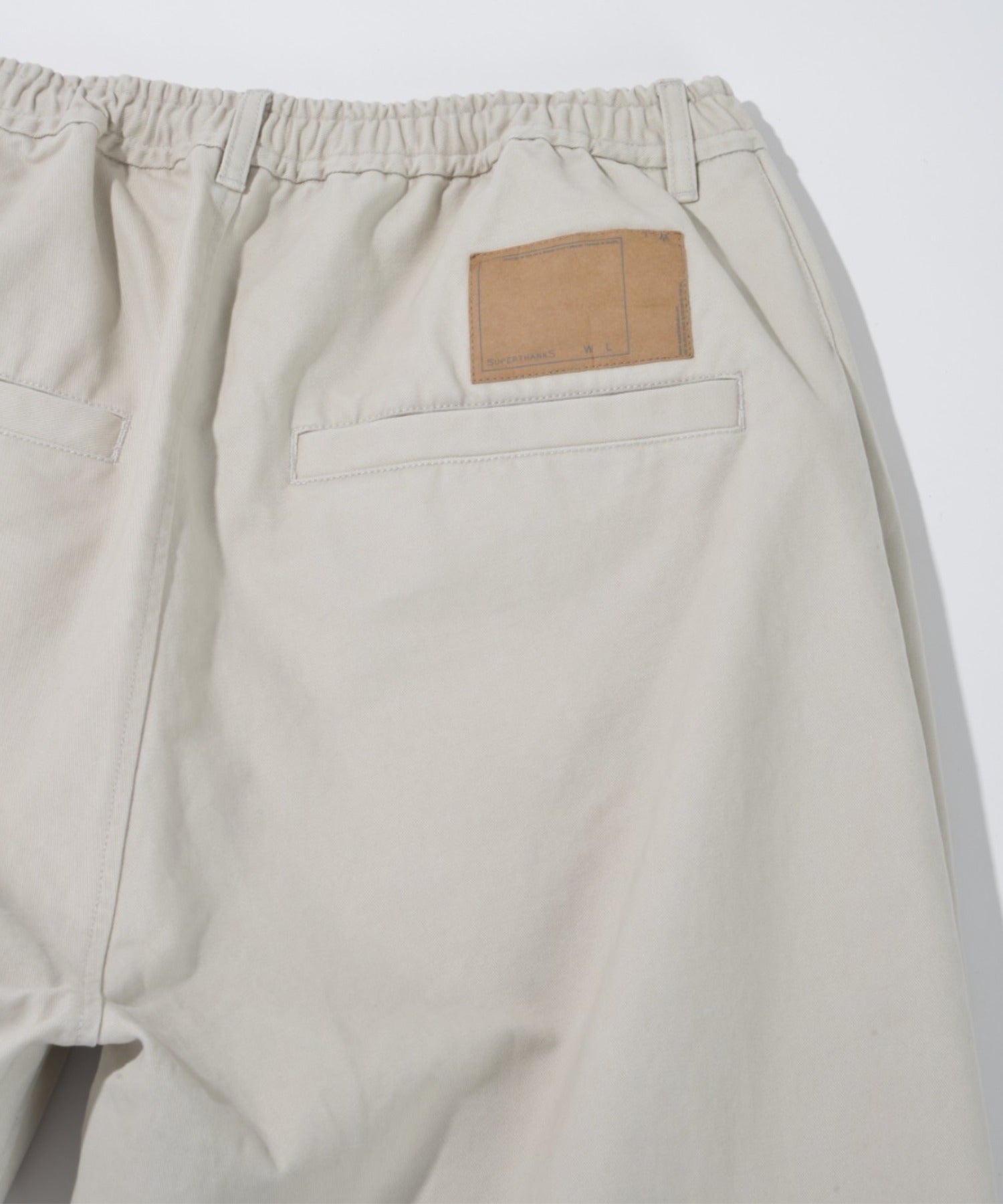 Pigment dyed Twill Side-tuck Wide Pants - ivory