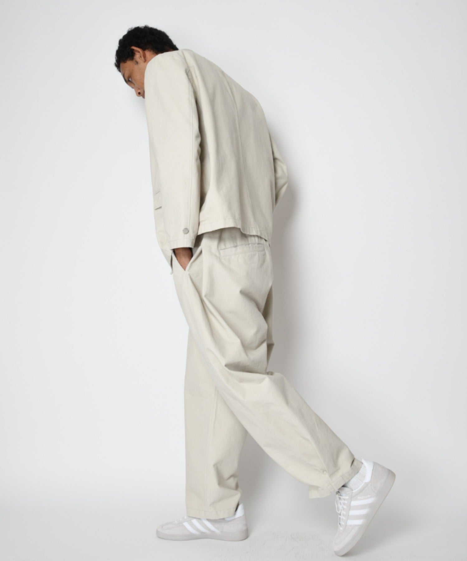 Pigment dyed Twill Side-tuck Wide Pants - ivory