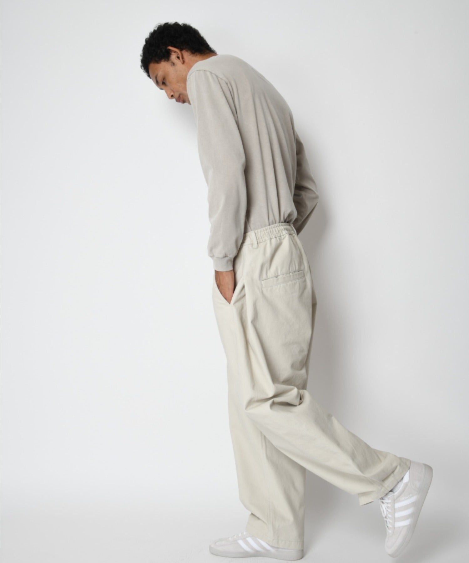 Pigment dyed Twill Side-tuck Wide Pants - ivory