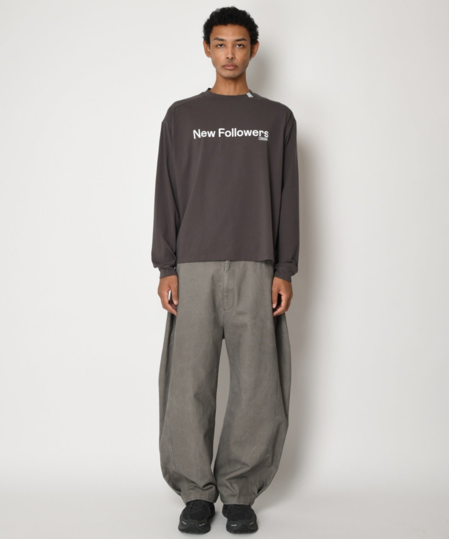 Pigment dyed Twill Side-tuck Wide Pants - ivory