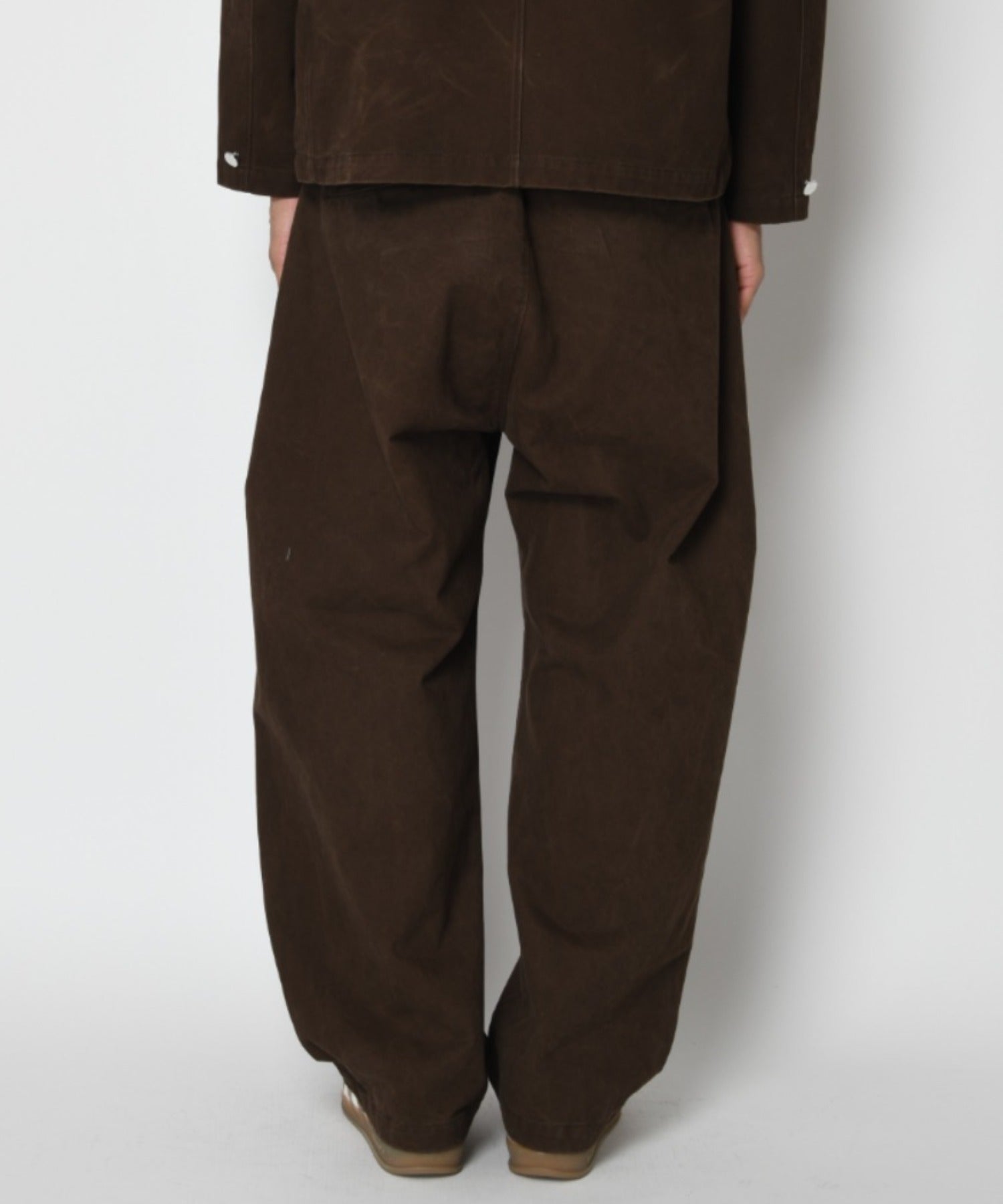 Pigment dyed Twill Side-tuck Wide Pants - brown