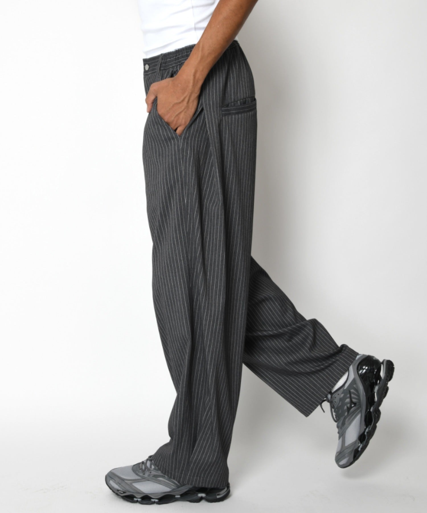 TR Pinstripe Side-tuck Wide Pants - gray/white