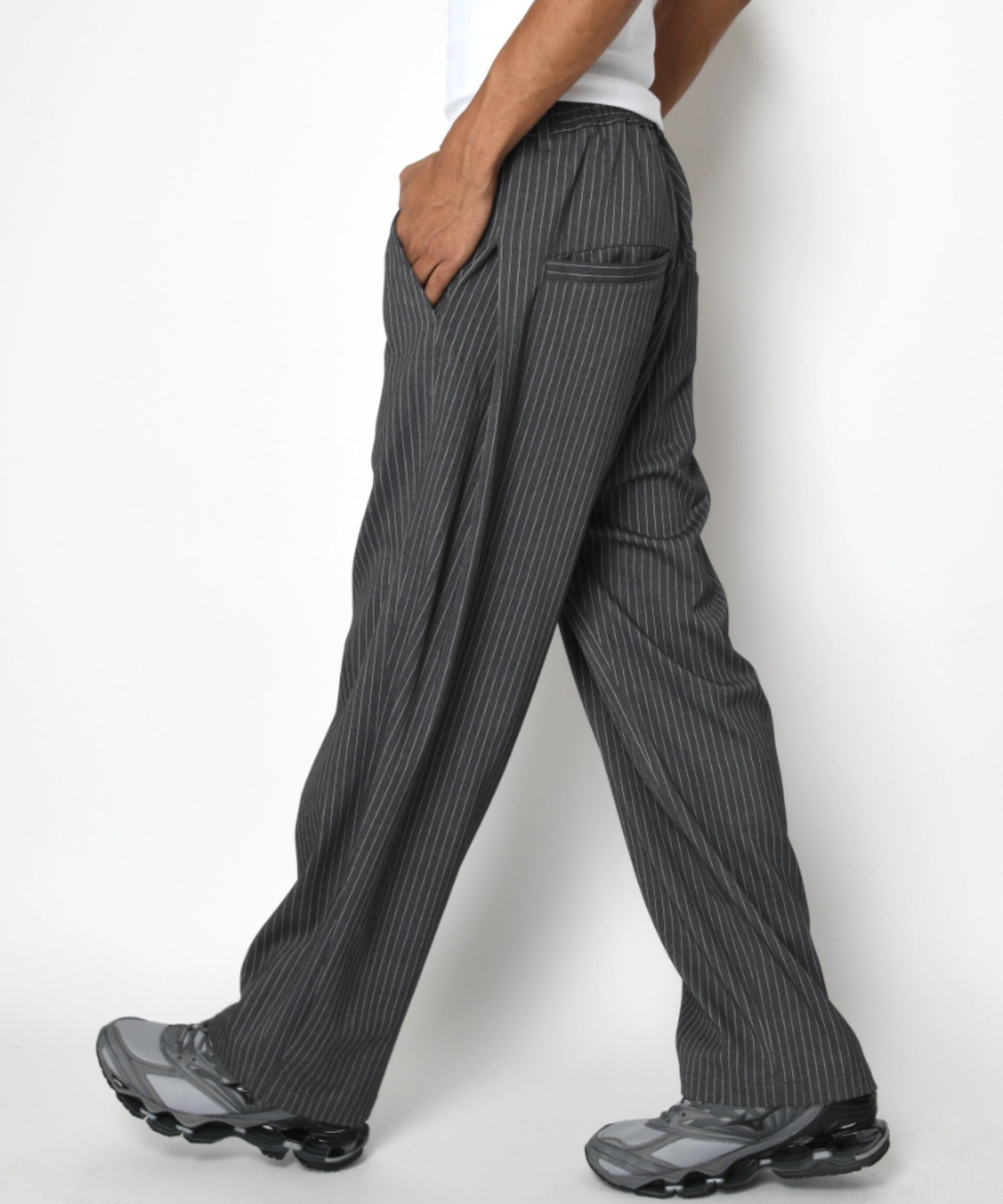 TR Pinstripe Side-tuck Wide Pants - gray/white