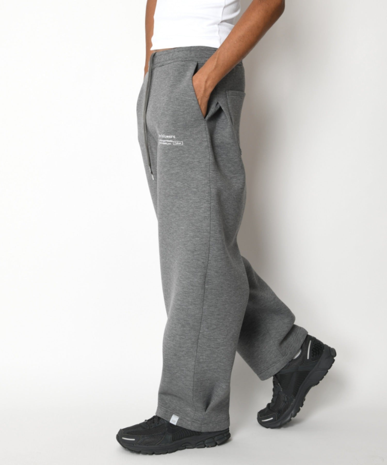 Double-knit Embroidery Side-tuck Wide Pants - ash c.gray