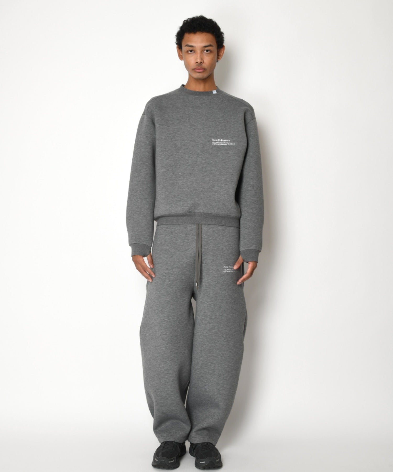 Double-knit Embroidery Side-tuck Wide Pants - black