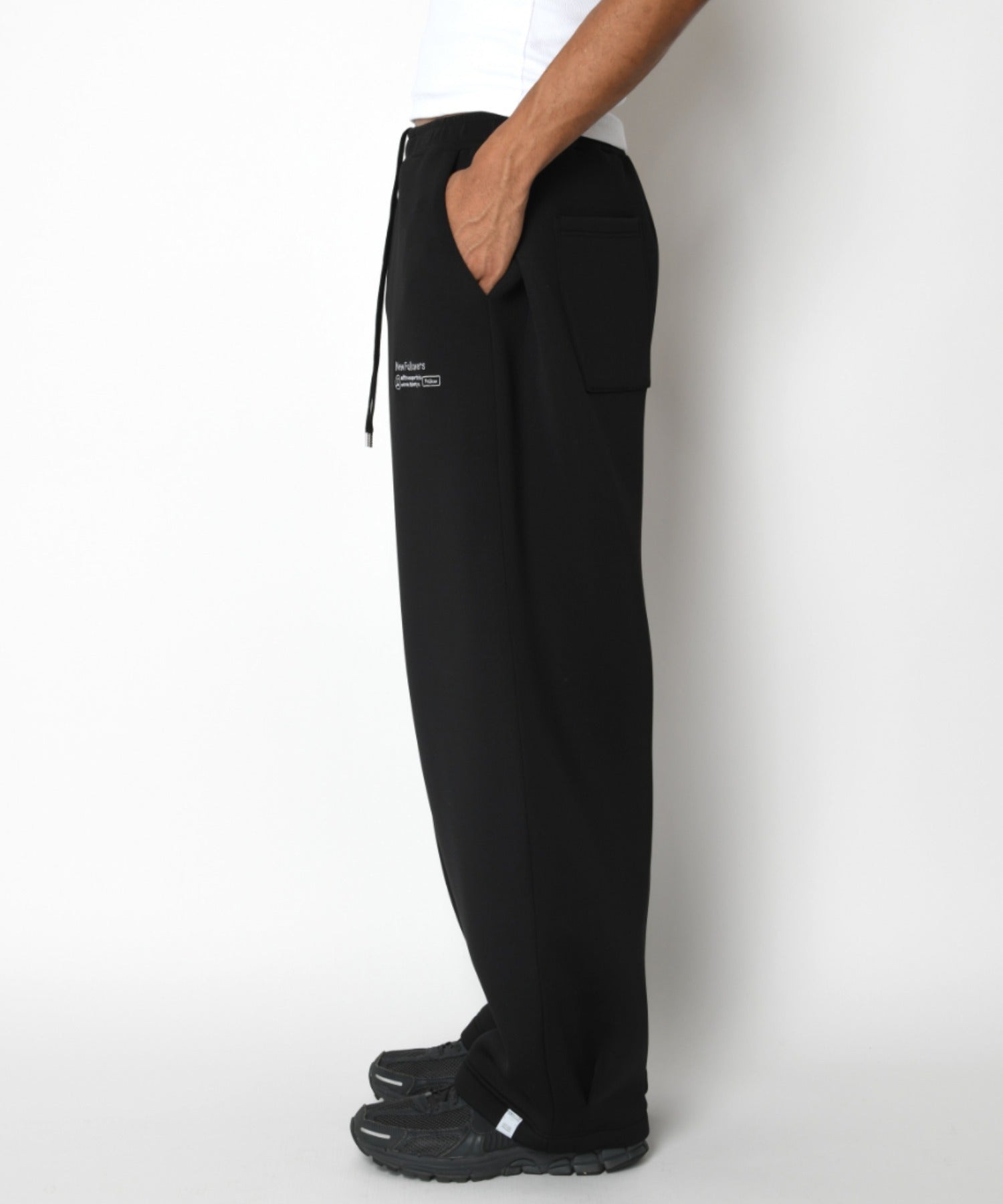 Double-knit Embroidery Side-tuck Wide Pants - ash c.gray