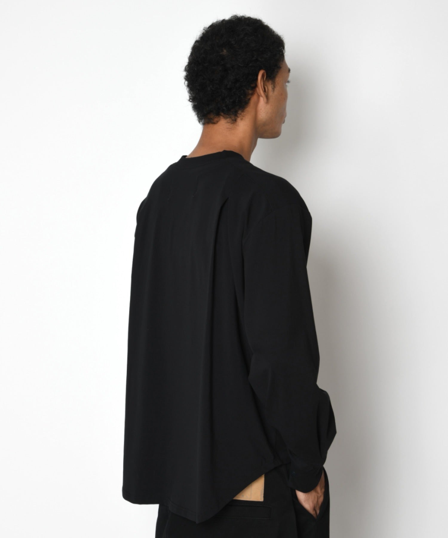 SBY Embroidery Refined L/S T-shirt - black