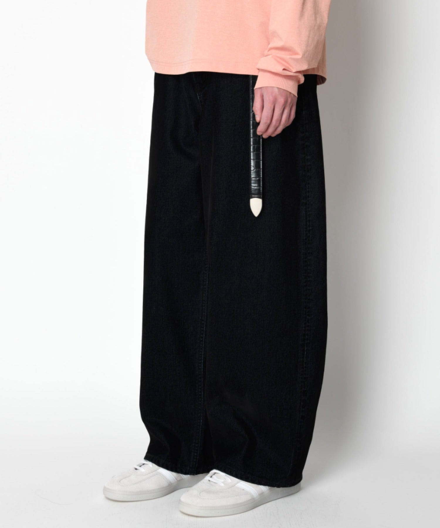 Black flocky denim barrel leg trousers - biowash black