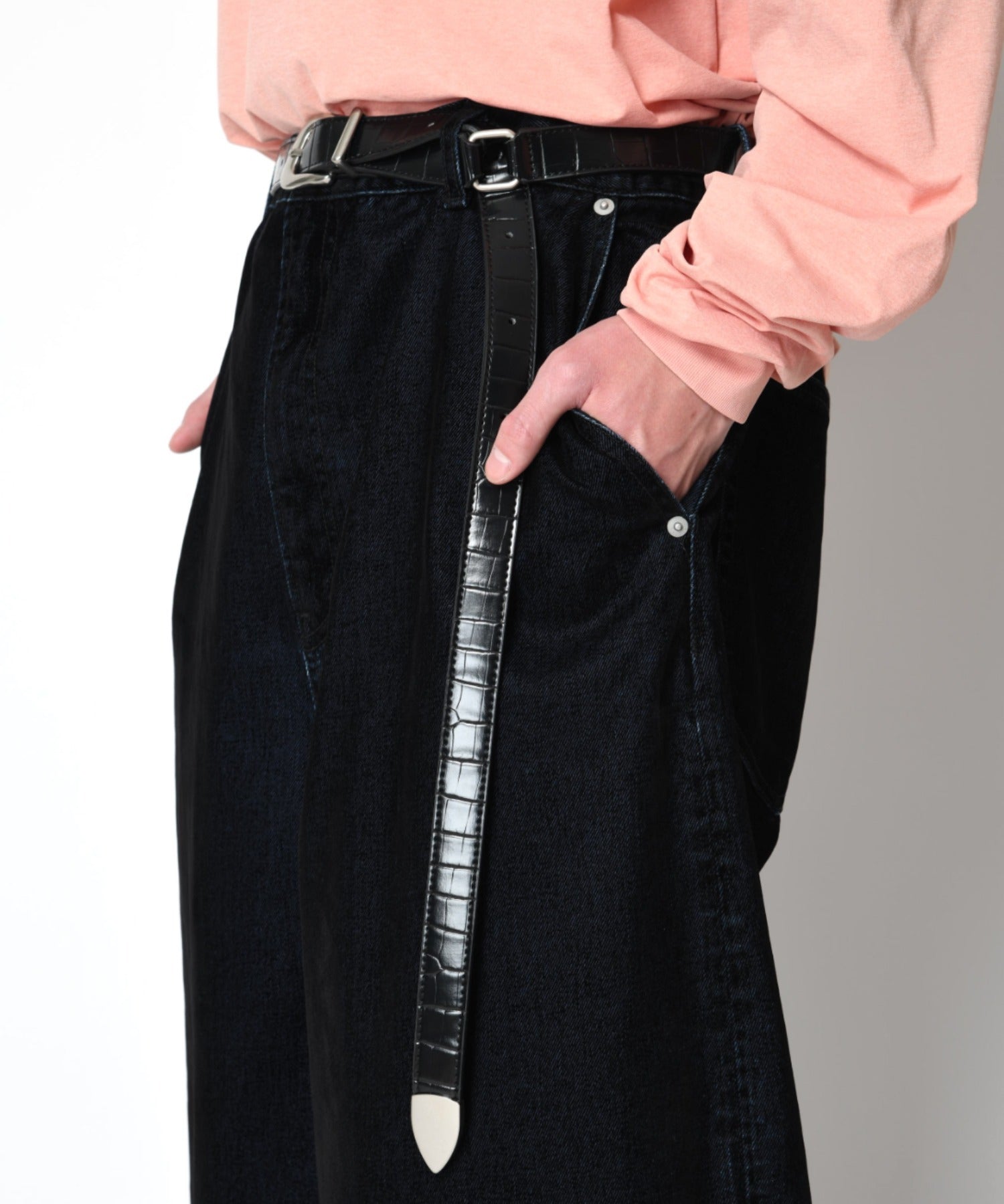 Long narrow emboss belt - mesh black