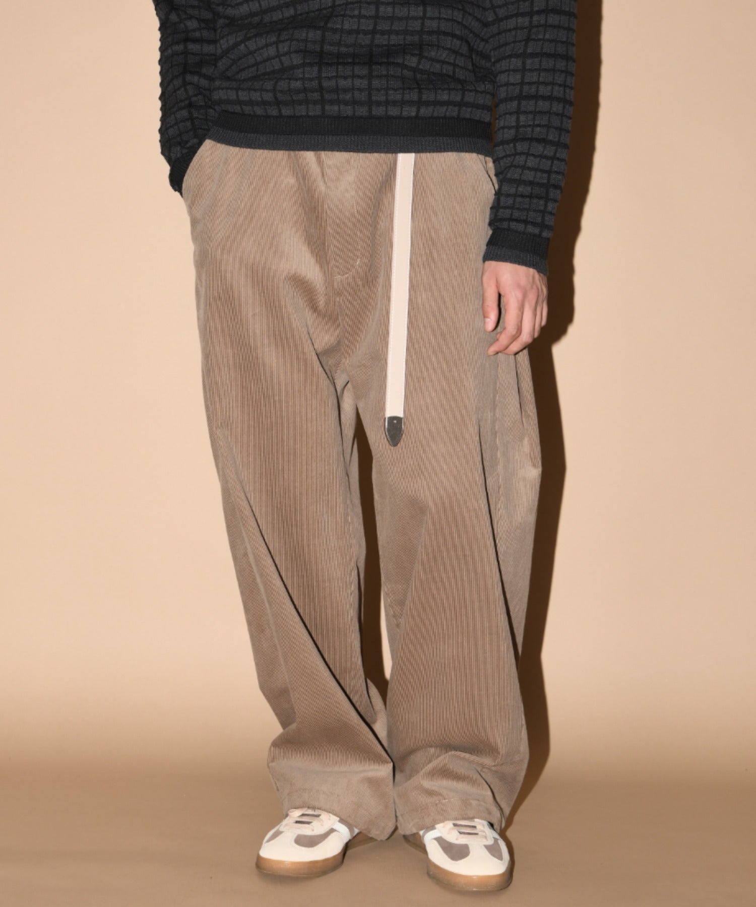 Corduroy Side-tuck Wide Pants - mocha