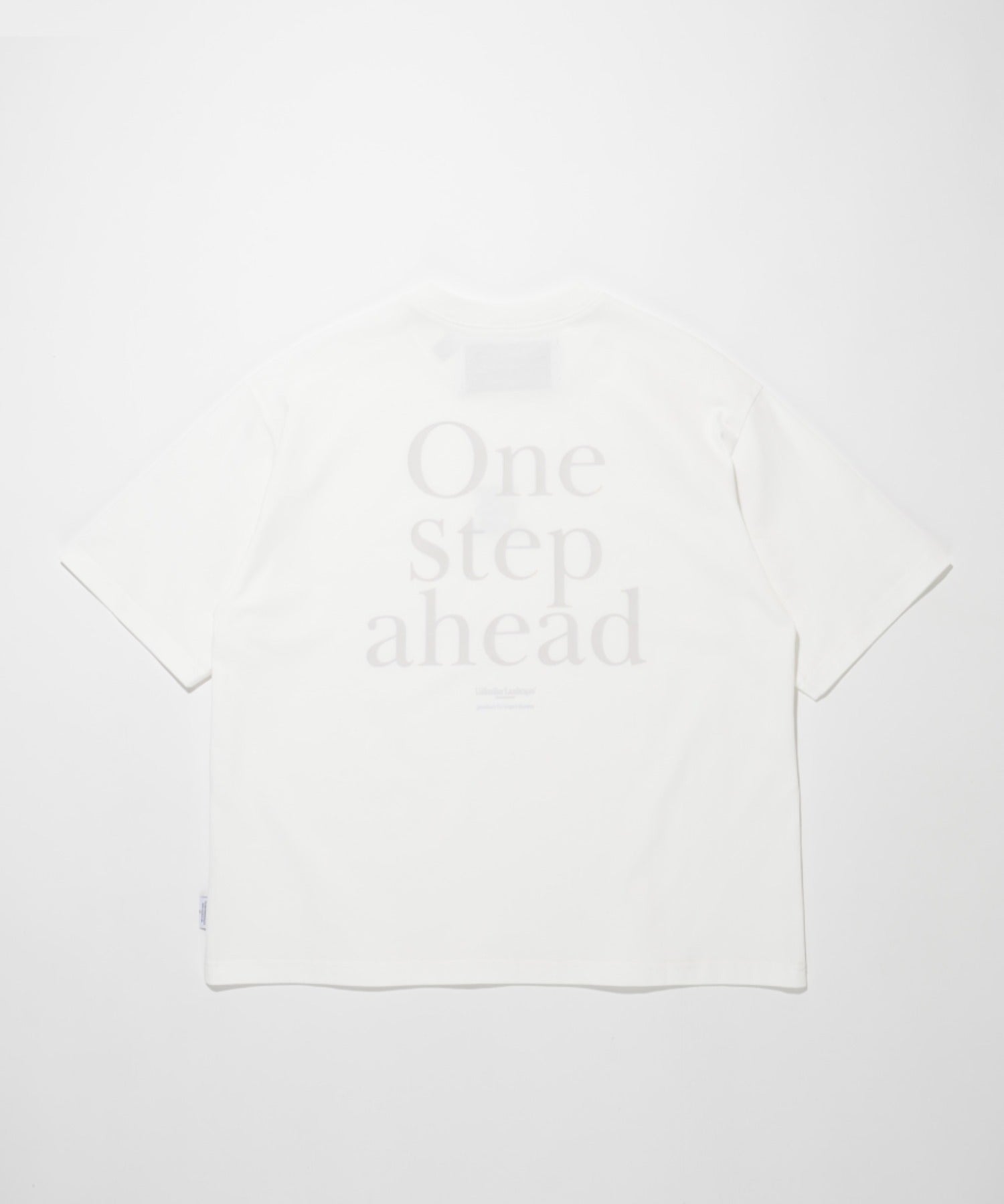 ”One step shead" S/S T-shirt - black